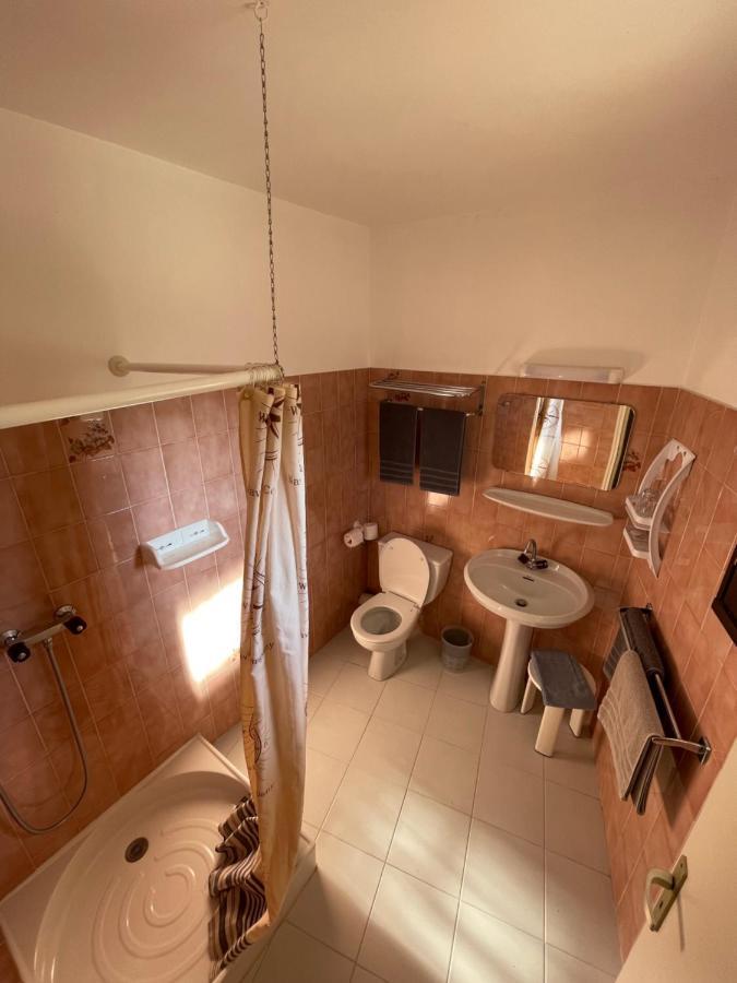 Motel Esterel Mandelieu Eksteriør bilde